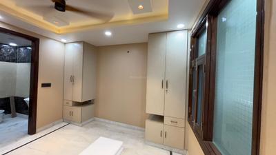 Bedroom Image of 1230 Sq.ft 3 BHK Apartment / Flat for sale in Sector 5 Rohini New Delhi for Rs. 13000000