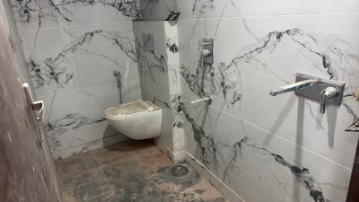 Bathroom Image of 450 Sq.ft 1 BHK Apartment / Flat for sale in Khanpur New Delhi for Rs. 2000000
