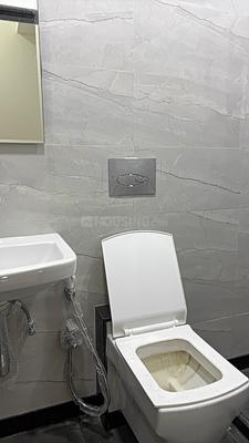 Image of 800 Sq.ft 2 BHK Apartment / Flat for sale in Triumph Swastik, Malad West, Mumbai for Rs. 24400000