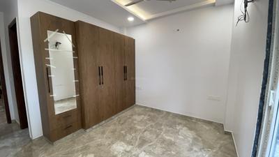 Bedroom Image of 1600 Sq.ft 3 BHK Builder Floor for rent in Karkardooma New Delhi for Rs. 65000