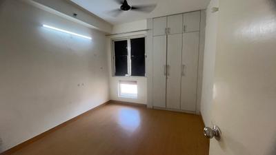 Bedroom Image of 980 Sq.ft 2 BHK Apartment / Flat for rent in Jaypee Kosmos, Sector 134 Noida for Rs. 24000