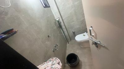 Bathroom Image of 800 Sq.ft 1 BHK Builder Floor for rent in Indra Puri Colony Indore for Rs. 13500