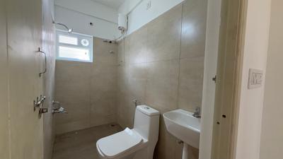 Bathroom Image of 650 Sq.ft 1 BHK Builder Floor for rent in Thanisandra Bengaluru for Rs. 23000