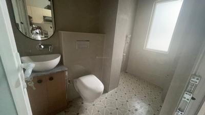 Bathroom Image of 1000 Sq.ft 1 BHK Builder Floor for rent in Sector 46 Gurgaon for Rs. 38000