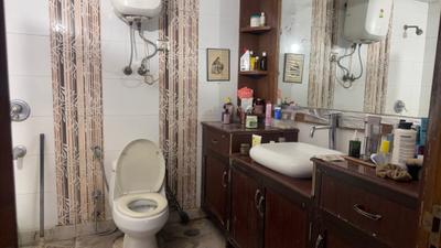 Image of 1800 Sq.ft 3 BHK Builder Floor for sale in South Extension I, New Delhi for Rs. 28500000