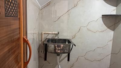 Bathroom Image of 1200 Sq.ft 1 RK Independent House for rent in Varanasi Bengaluru for Rs. 6000