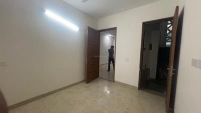 Bedroom Image of 2385 Sq.ft 4 BHK Apartment / Flat for rent in Wave Veridia, Wave City Ghaziabad for Rs. 55000