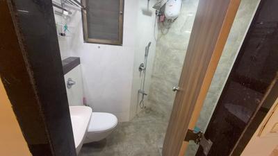 Bathroom Image of 800 Sq.ft 2 BHK Apartment / Flat for rent in Hiranandani Princeton CHS, Hiranandani Estate Thane for Rs. 62000