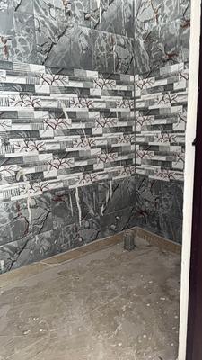 Bathroom Image of 920 Sq.ft 3 BHK Apartment / Flat for sale in Govindpuram Ghaziabad for Rs. 3450000