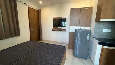1 RK Independent Builder Floor