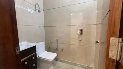 Image of 1000 Sq.ft 3 BHK Apartment / Flat for sale in Sector 5 Rohini, New Delhi for Rs. 8000000