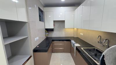 Kitchen Image of 900 Sq.ft 2 BHK Independent House for rent in RWA Chhabra Block F, Lajpat Nagar New Delhi for Rs. 55000