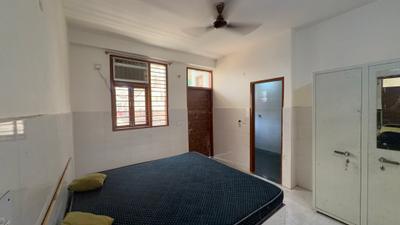 Bedroom Image of 400 Sq.ft 1 BHK Apartment / Flat for rent in Sector 39 Gurgaon for Rs. 25499