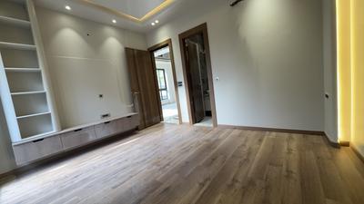 Bedroom Image of 1800 Sq.ft 3 BHK Builder Floor for sale in Vikaspuri New Delhi for Rs. 42500000