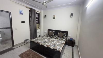 Bedroom Image of 1800 Sq.ft 3 BHK Builder Floor for sale in Patel Nagar New Delhi for Rs. 21000000