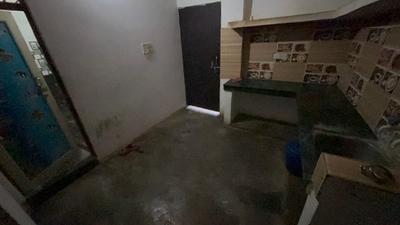 Living Room Image of 600 Sq.ft 1.5 BHK Builder Floor for rent in Roberts Lines Lucknow for Rs. 7000