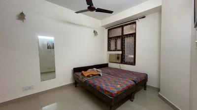 Bedroom Image of 1000 Sq.ft 3 BHK Builder Floor for rent in Gautam Nagar New Delhi for Rs. 62000