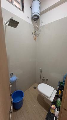 Bathroom Image of 1500 Sq.ft 1 BHK Apartment / Flat for rent in Mahalakshmi Nagar Indore for Rs. 20000