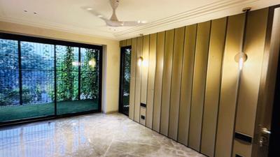 Bedroom Image of 4050 Sq.ft 4 BHK Builder Floor for sale in Model Town New Delhi for Rs. 62500000