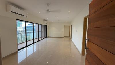 Living Room Image of 1300 Sq.ft 3 BHK Apartment / Flat for sale in Khar West Mumbai for Rs. 70000000