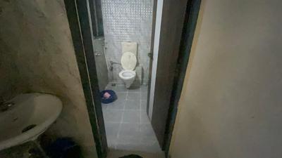 Bathroom Image of 660 Sq.ft 1 BHK Apartment / Flat for rent in Mohan Willows, Badlapur East Badlapur for Rs. 8500