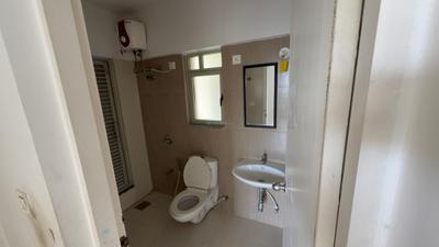 Image of 1350 Sq.ft 2.5 BHK Apartment / Flat for rent in Adani The Meadows, Shantigram, Ahmedabad for Rs. 28000