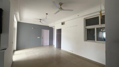 Living Room Image of 1545 Sq.ft 3.5 BHK Apartment / Flat for sale in Amrapali Silicon City, Sector 76 Noida for Rs. 16200000