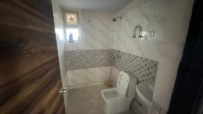 Image of 1230 Sq.ft 2.5 BHK Apartment / Flat for rent in Marina Suites , Mahurali, Ghaziabad for Rs. 20000