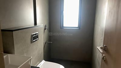 Bathroom Image of 810 Sq.ft 2 BHK Apartment / Flat for sale in The Views By Adani Realty, Ghatkopar East Mumbai for Rs. 26500000