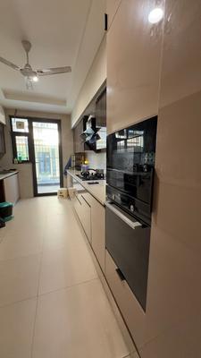 Kitchen Image of 3200 Sq.ft 4 BHK Builder Floor for rent in DLF Independent Floors, DLF Phase 3 Gurgaon for Rs. 98000