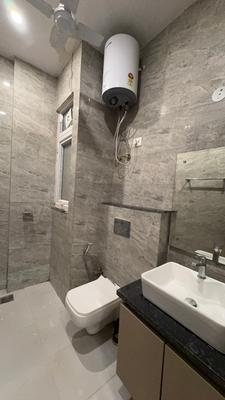 Bathroom Image of 990 Sq.ft 1 BHK Builder Floor for rent in DLF Phase 3 Gurgaon for Rs. 34900
