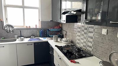 Kitchen Image of 2764 Sq.ft 4 BHK Apartment / Flat for sale in The 3C Lotus Boulevard Espacia, Sector 100 Noida for Rs. 45000000