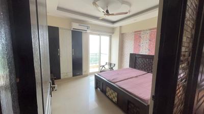 Bedroom Image of 1458 Sq.ft 3 BHK Apartment / Flat for rent in Sethi Max Royal, Sector 76 Noida for Rs. 52000