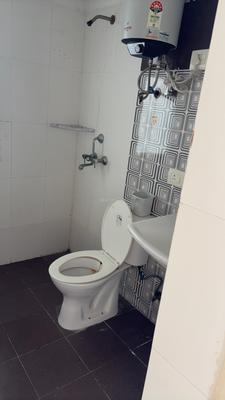 Image of 1080 Sq.ft 2.5 BHK Apartment / Flat for rent in Express Zenith, Sector 77, Noida for Rs. 31000