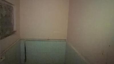 Bathroom Image of 275 Sq.ft 1 RK Apartment / Flat for rent in Powai Mumbai for Rs. 15000