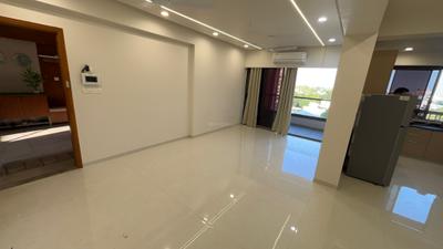 Living Room Image of 2300 Sq.ft 3 BHK Apartment / Flat for rent in Aashka Aatman, Vastrapur Ahmedabad for Rs. 60000