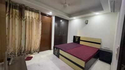 Bedroom Image of 1200 Sq.ft 3 BHK Builder Floor for rent in Vasant Kunj New Delhi for Rs. 50000