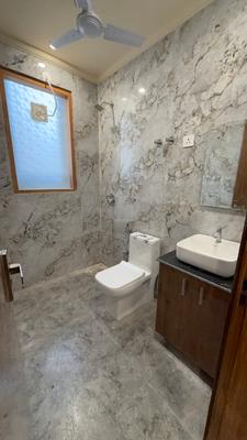 Bathroom Image of 1080 Sq.ft 1 RK Studio for rent in DLF Pink Town House, DLF Phase 3 Gurgaon for Rs. 25000