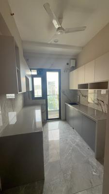 Kitchen Image of 1600 Sq.ft 4 BHK Apartment / Flat for sale in Santacruz West Mumbai for Rs. 120000000