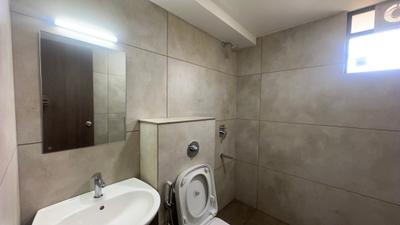 Bathroom Image of 575 Sq.ft 1 BHK Apartment / Flat for rent in Eroor Kochi for Rs. 33000