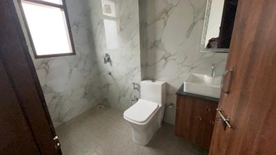 Bathroom Image of 500 Sq.ft 1 RK Builder Floor for rent in Sector 39 Gurgaon for Rs. 26000