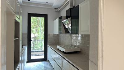 Kitchen Image of 2100 Sq.ft 3 BHK Builder Floor for rent in South City Luxury Floors, Sector 50 Gurgaon for Rs. 90000