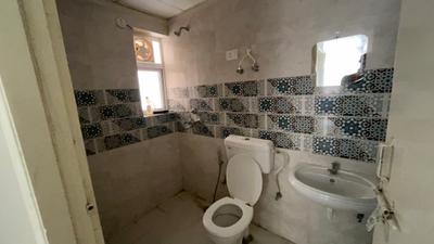 Image of 900 Sq.ft 3 BHK Apartment / Flat for rent in Signature Global Golf Green, Sector 79, Gurgaon for Rs. 25000