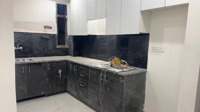 Kitchen Image of 900 Sq.ft 3 BHK Apartment / Flat for sale in Khanpur New Delhi for Rs. 6600000