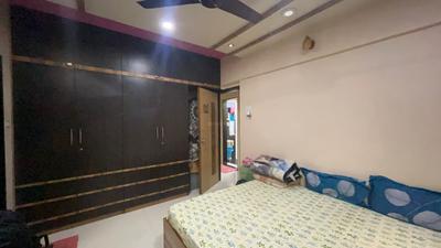 Bedroom Image of 940 Sq.ft 2 BHK Apartment / Flat for rent in Karve Nagar Pune for Rs. 35000