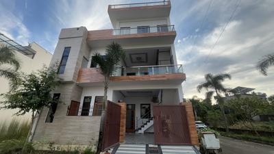 Building Image of 1800 Sq.ft 3 BHK Builder Floor for rent in Clement Town Dehradun for Rs. 20000