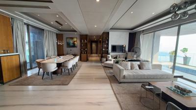 Living Room Image of 4500 Sq.ft 4 BHK Apartment / Flat for sale in Bandra West Mumbai for Rs. 260000000