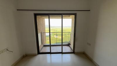 Living Room Image of 1350 Sq.ft 3 BHK Apartment / Flat for rent in Lodha Splendora, Thane West Thane for Rs. 35000