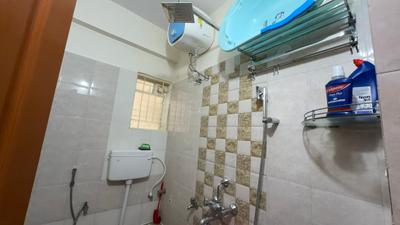 SLV Royal Bathroom Two 4