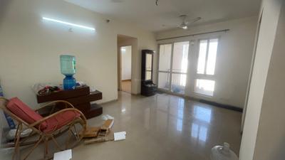 Living Room Image of 970 Sq.ft 2 BHK Apartment / Flat for rent in Jaypee Kosmos, Sector 134 Noida for Rs. 24000
